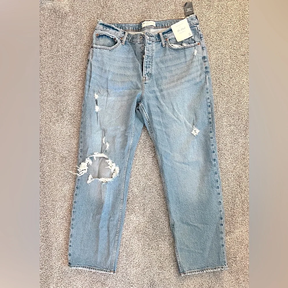 Abercrombie & Fitch - 👖 High Rise Ripped Dad Jeans - Picture 2 of 5